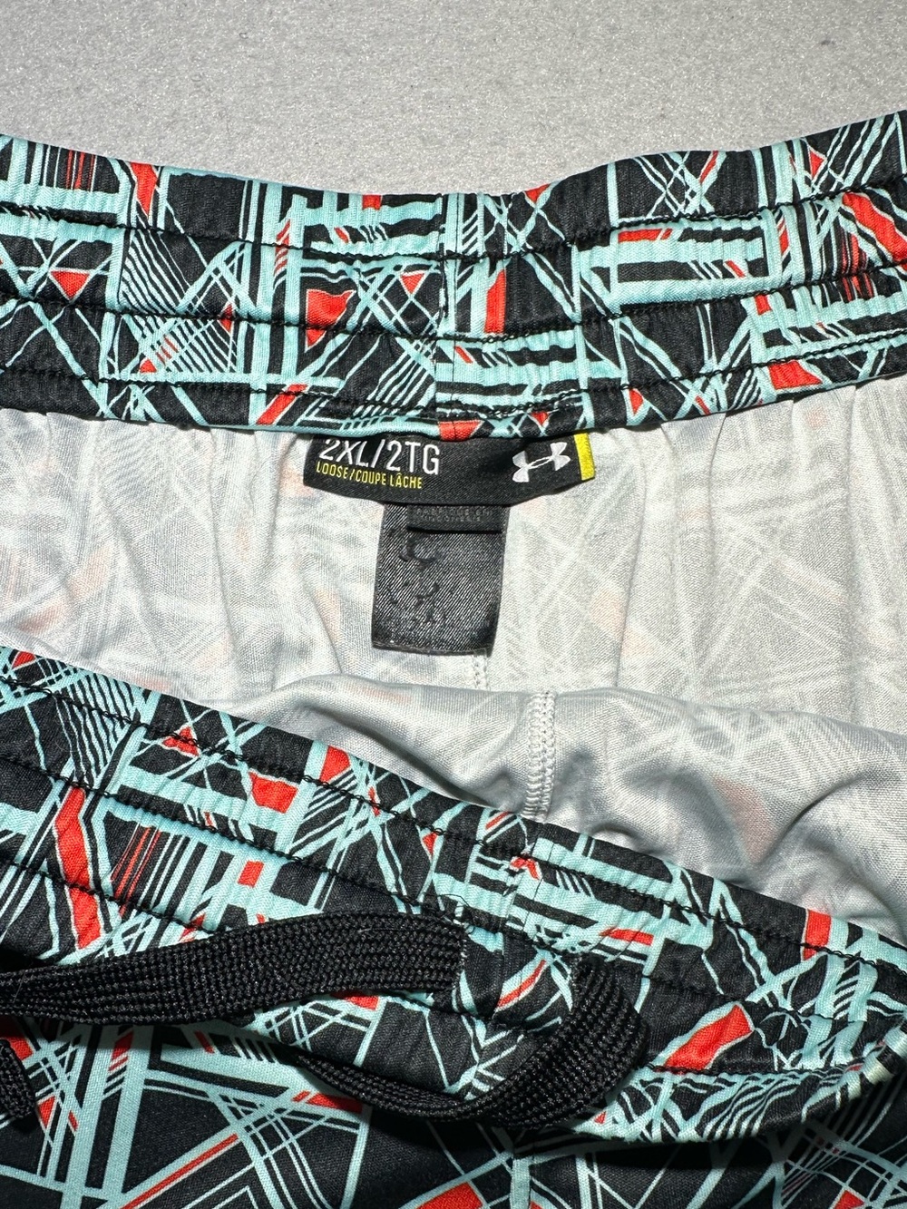 Under Armour Men's "Howie Dewdat" Geometric Print Tech shorts. - Picture 3 of 5